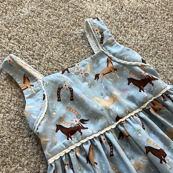 Horse top - Picture 2 of 5